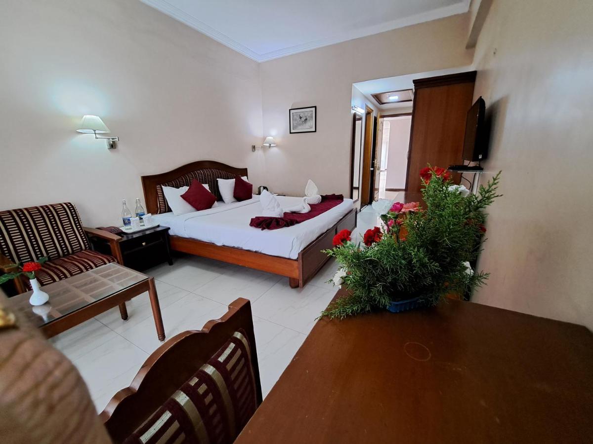 Hotel Preethi Classic Towers Ooty Exteriör bild