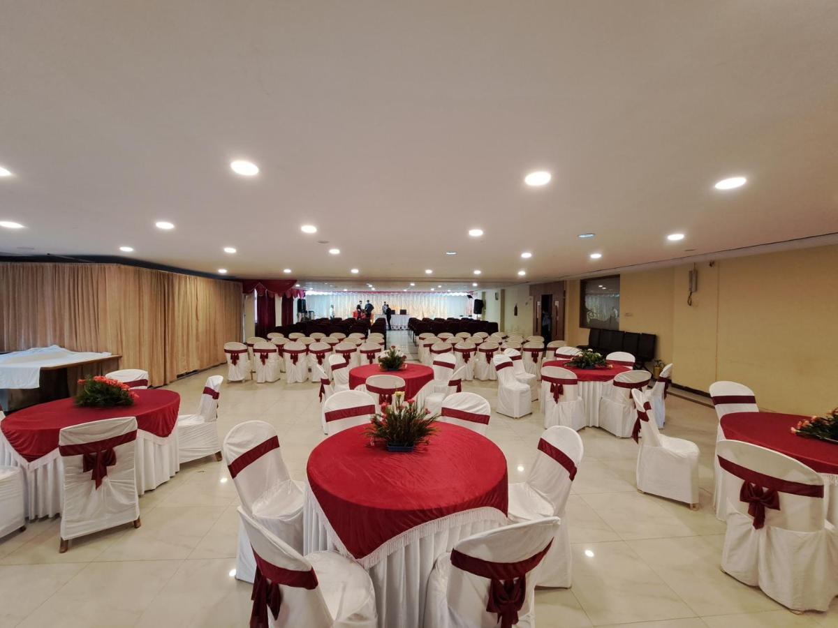 Hotel Preethi Classic Towers Ooty Exteriör bild
