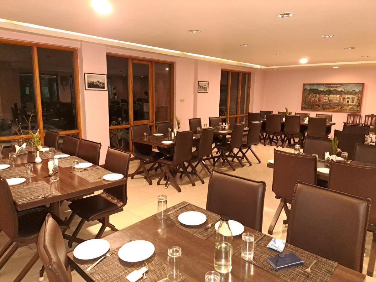 Hotel Preethi Classic Towers Ooty Exteriör bild