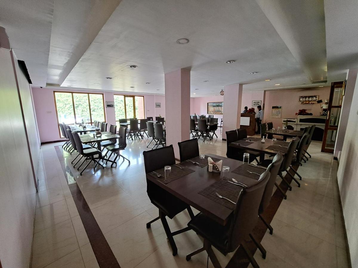 Hotel Preethi Classic Towers Ooty Exteriör bild