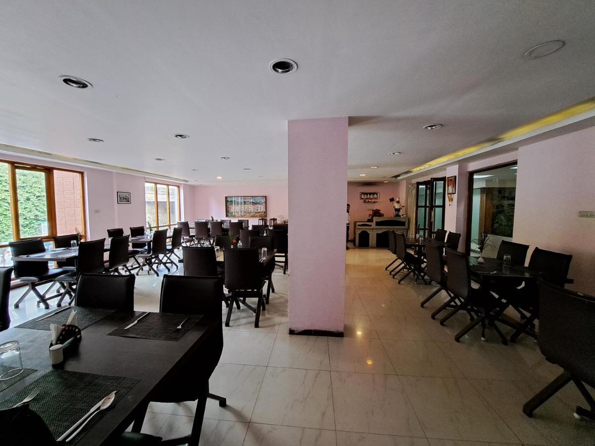 Hotel Preethi Classic Towers Ooty Exteriör bild